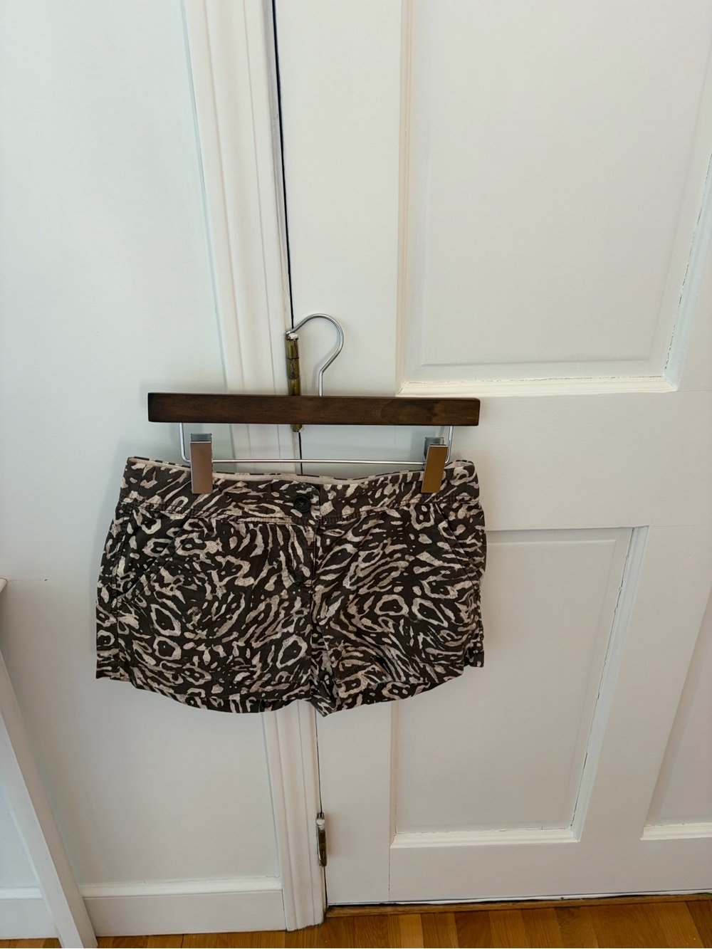 LOFT Cream and Brown Patterned Women's Shorts